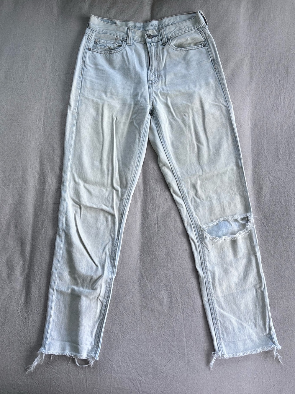 American Eagle Light Wash Mom Jeans